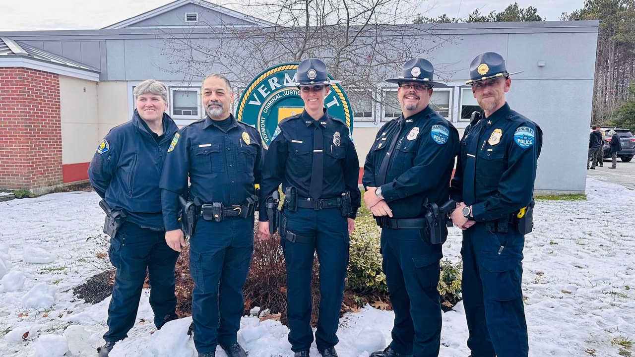 chelsea and 4 other police officers